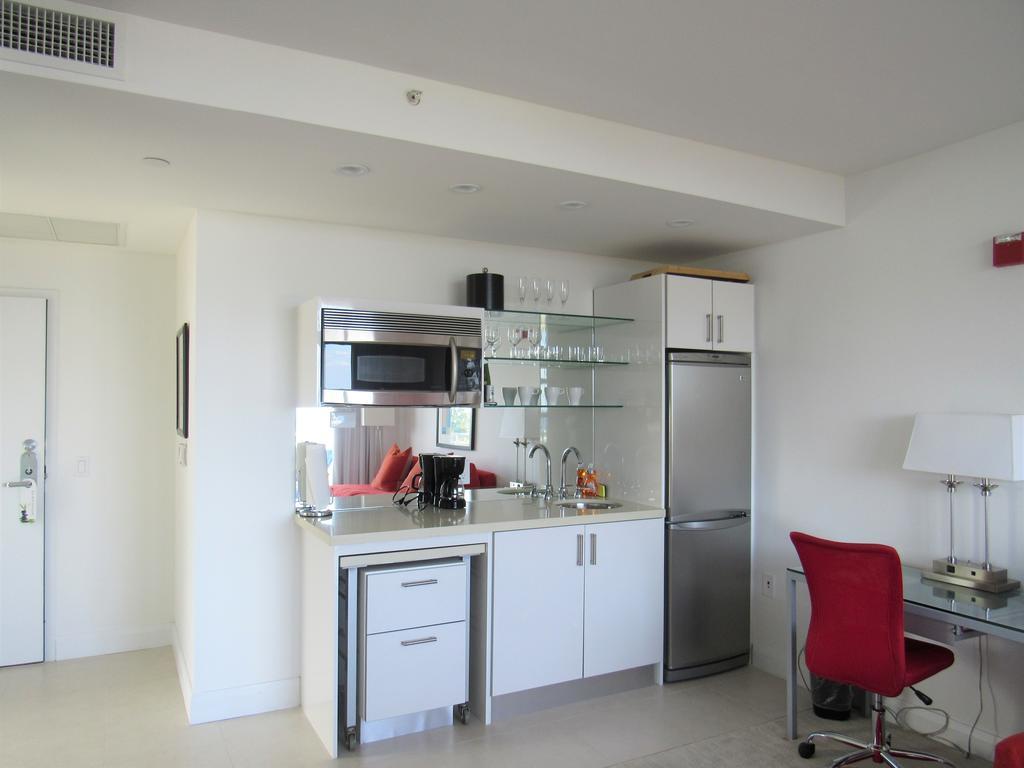 C Ocean Rentals At Strand Ocean Drive (Adults Only) Miami Beach Exterior photo